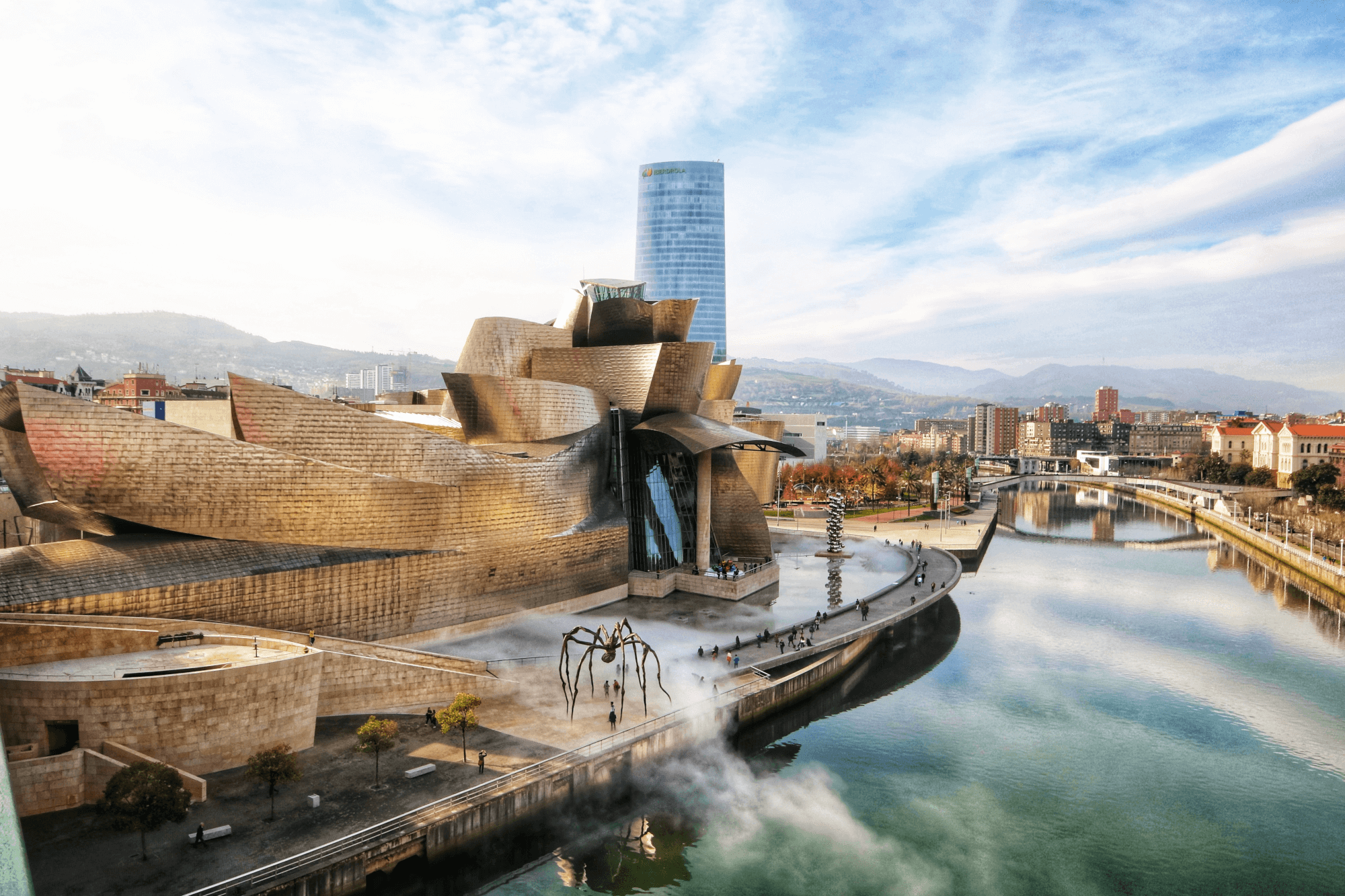 Vista del Museo Guggenheim de Bilbao, ciudad donde ABAO celebra su temporada de ópera