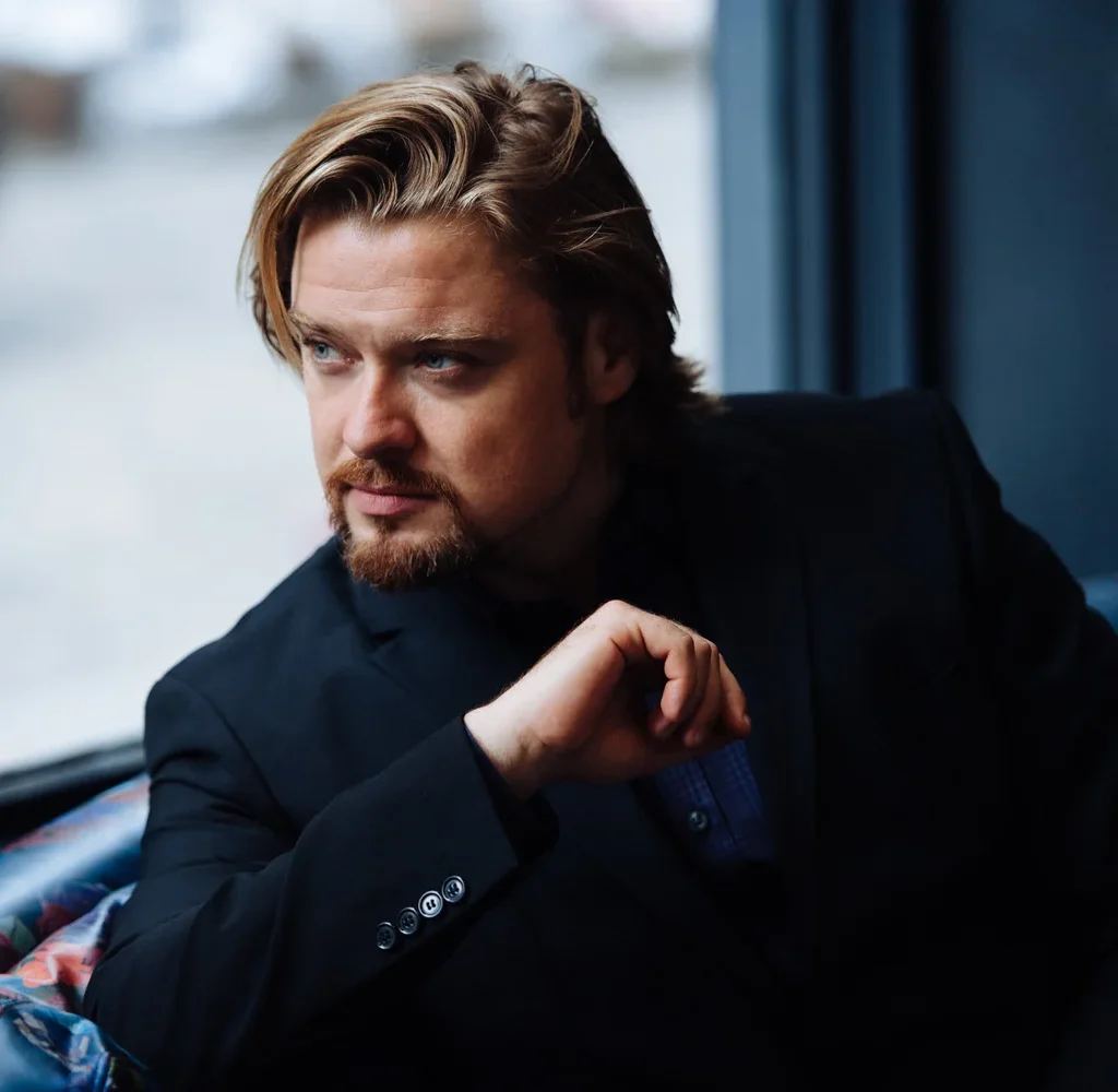 Viktor Antipenko WEB